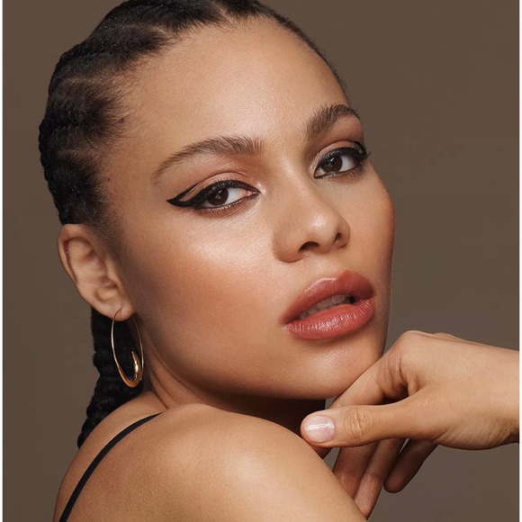 CODE 8 blush palette - Picture 2 of 7